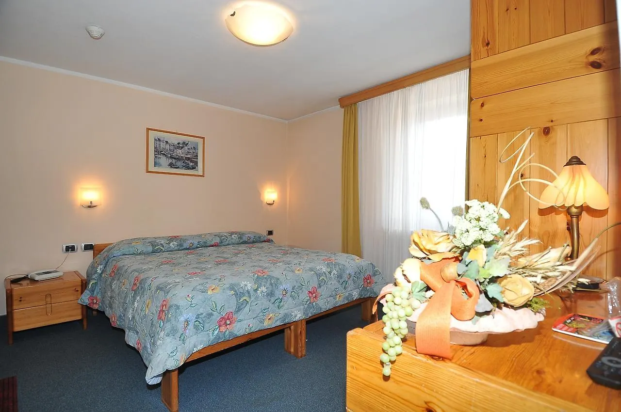 ***  Hotel Croce Bianca Livigno Italy