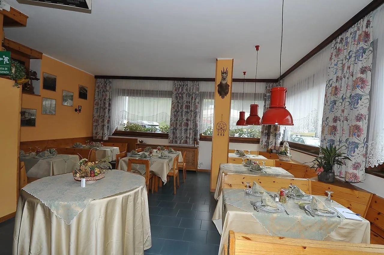 Hotel Croce Bianca Livigno 3*,